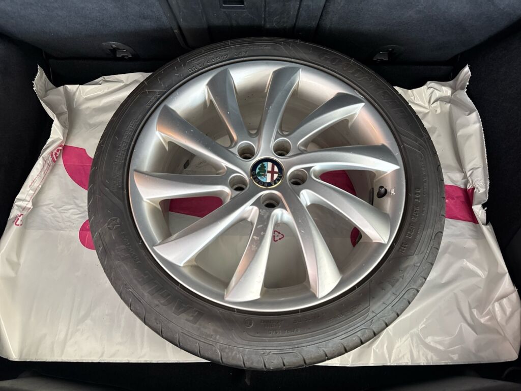 Alfa Romeo Giulietta 2013 Musta