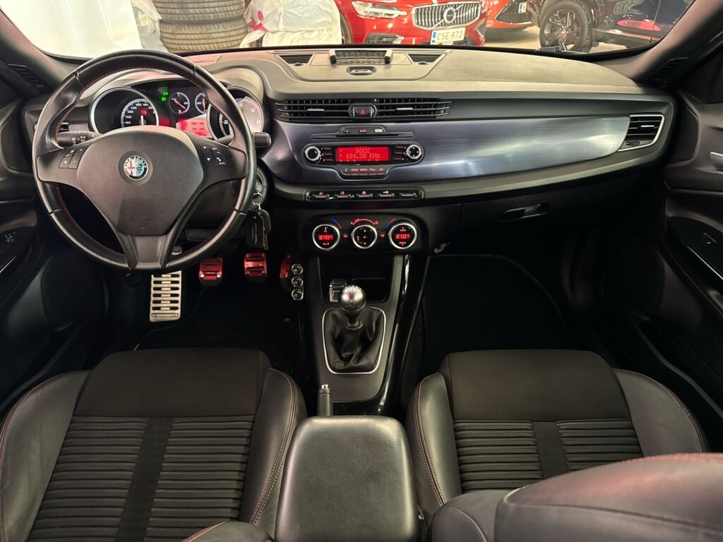 Alfa Romeo Giulietta 2013 Musta