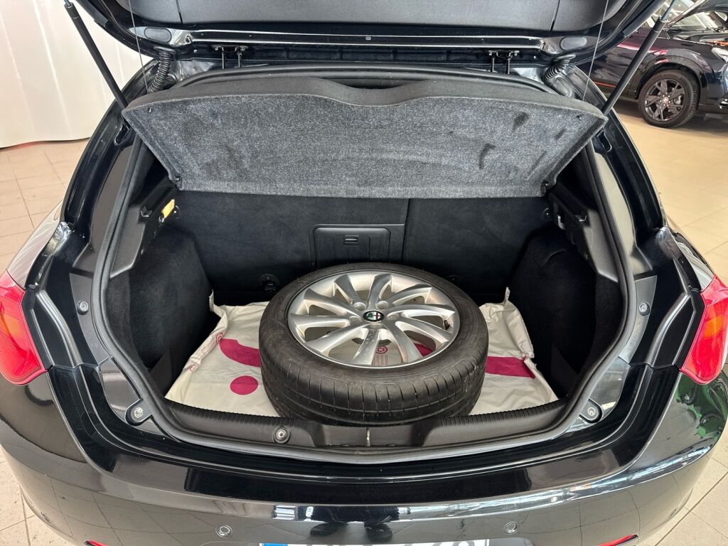 Alfa Romeo Giulietta 2013 Musta