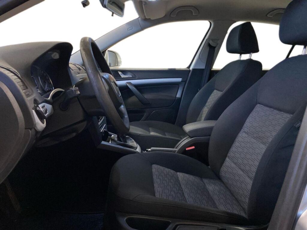 Skoda Octavia 2011 Harmaa