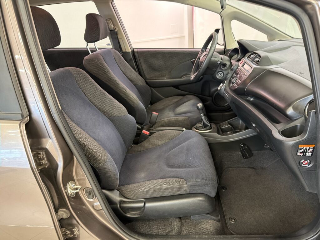 Honda Jazz 2011 Ruskea (beige)