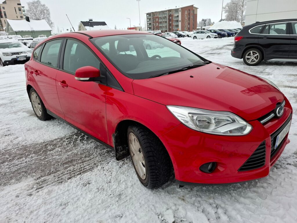 Ford Focus 2011 Punainen