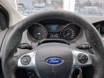 Ford Focus 2011 Punainen