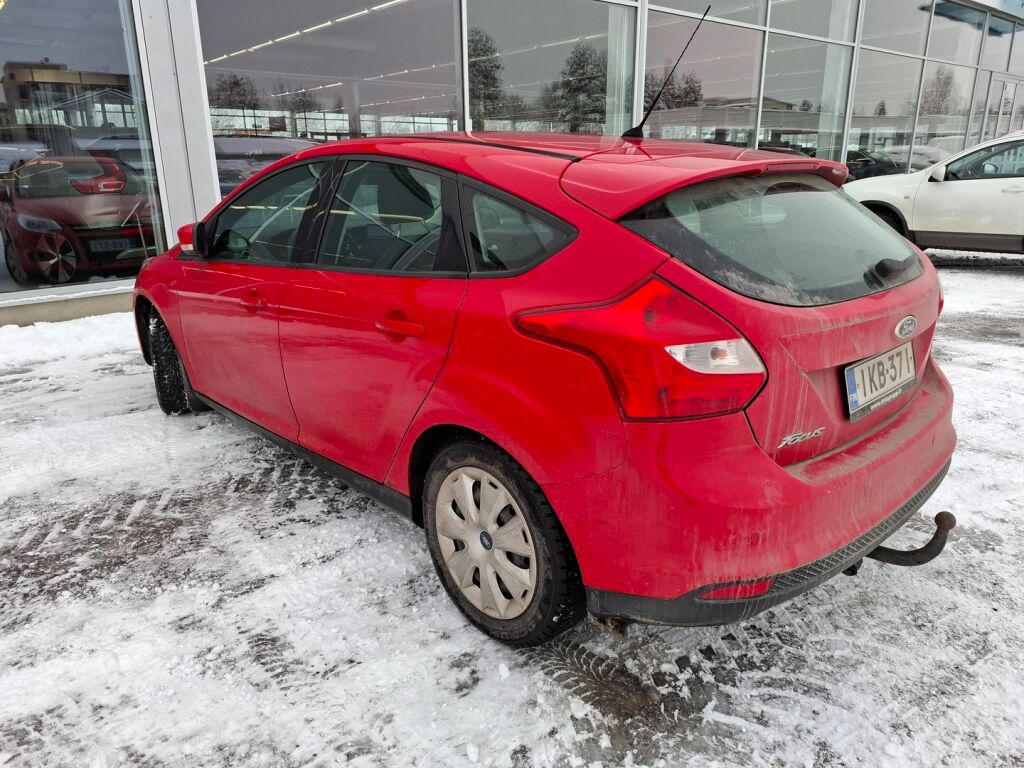 Ford Focus 2011 Punainen