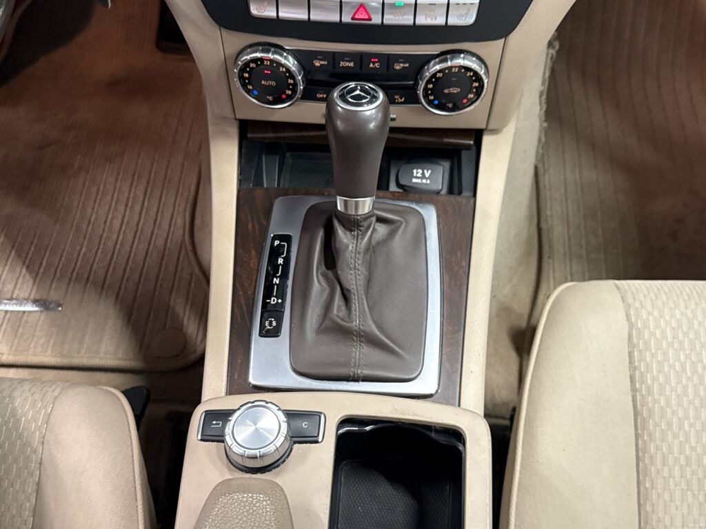 Mercedes-Benz C 2011 Sininen