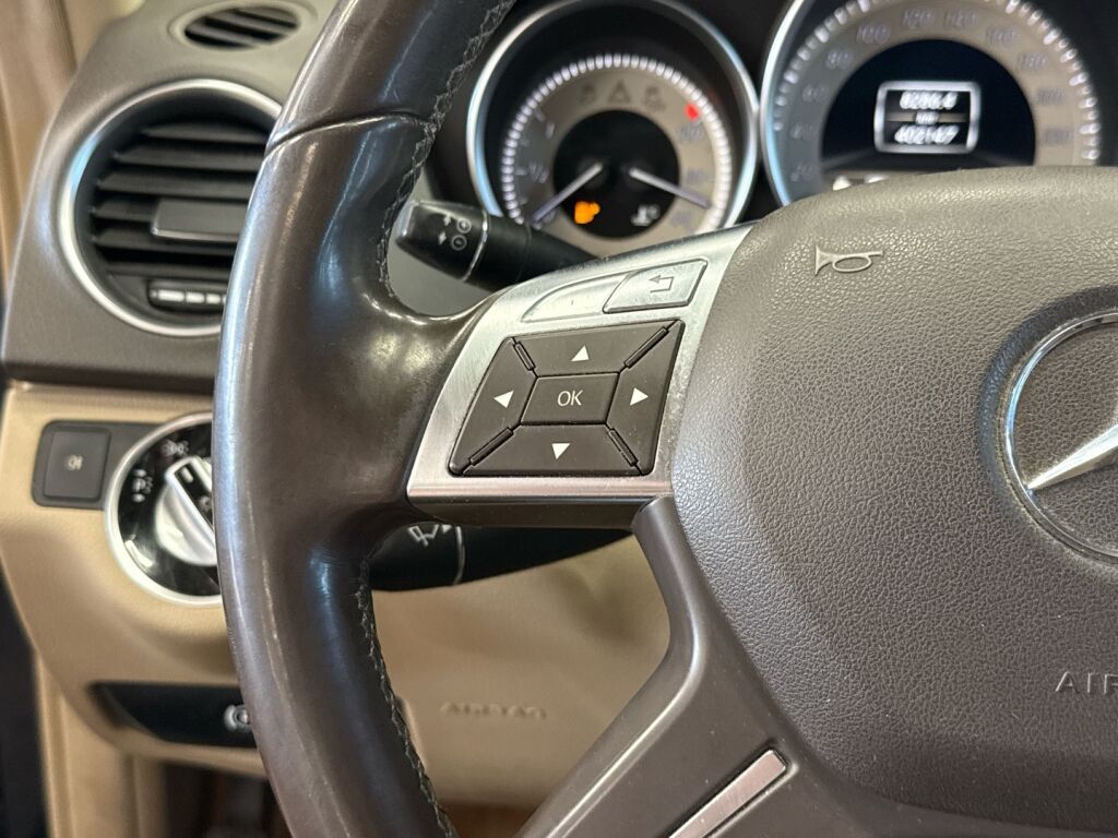 Mercedes-Benz C 2011 Sininen