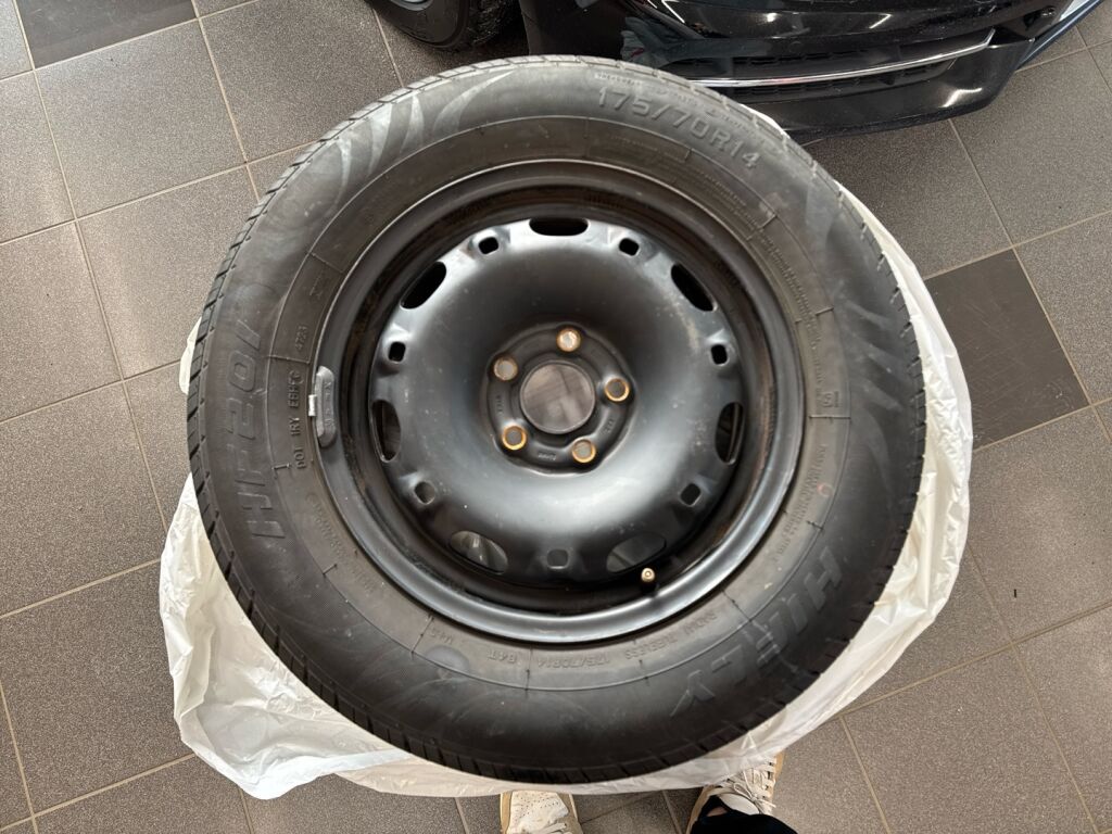 Volkswagen Polo 2011 Musta