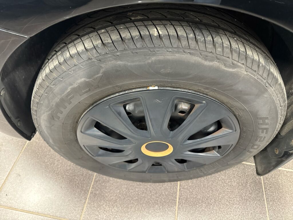 Volkswagen Polo 2011 Musta