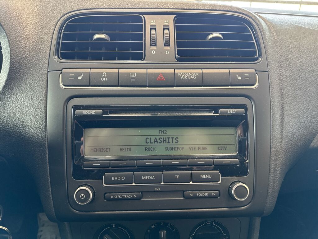 Volkswagen Polo 2011 Musta