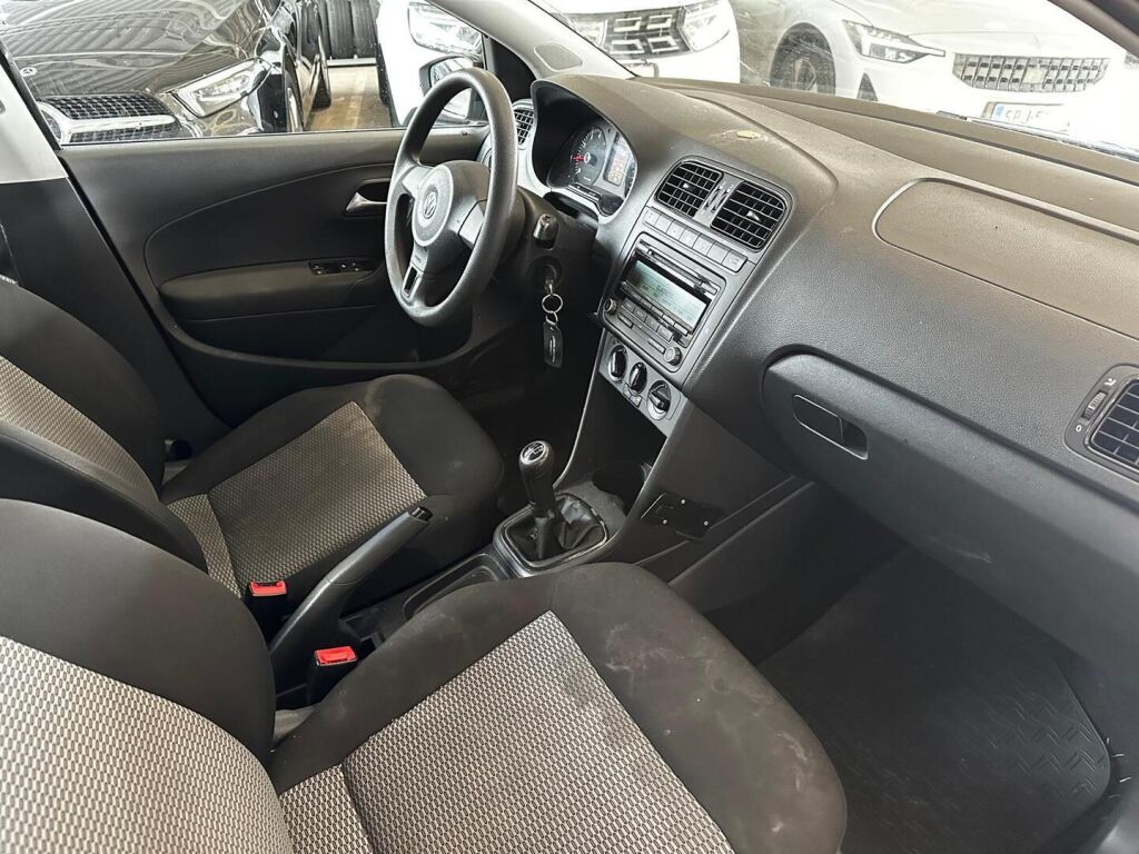 Volkswagen Polo 2011 Musta