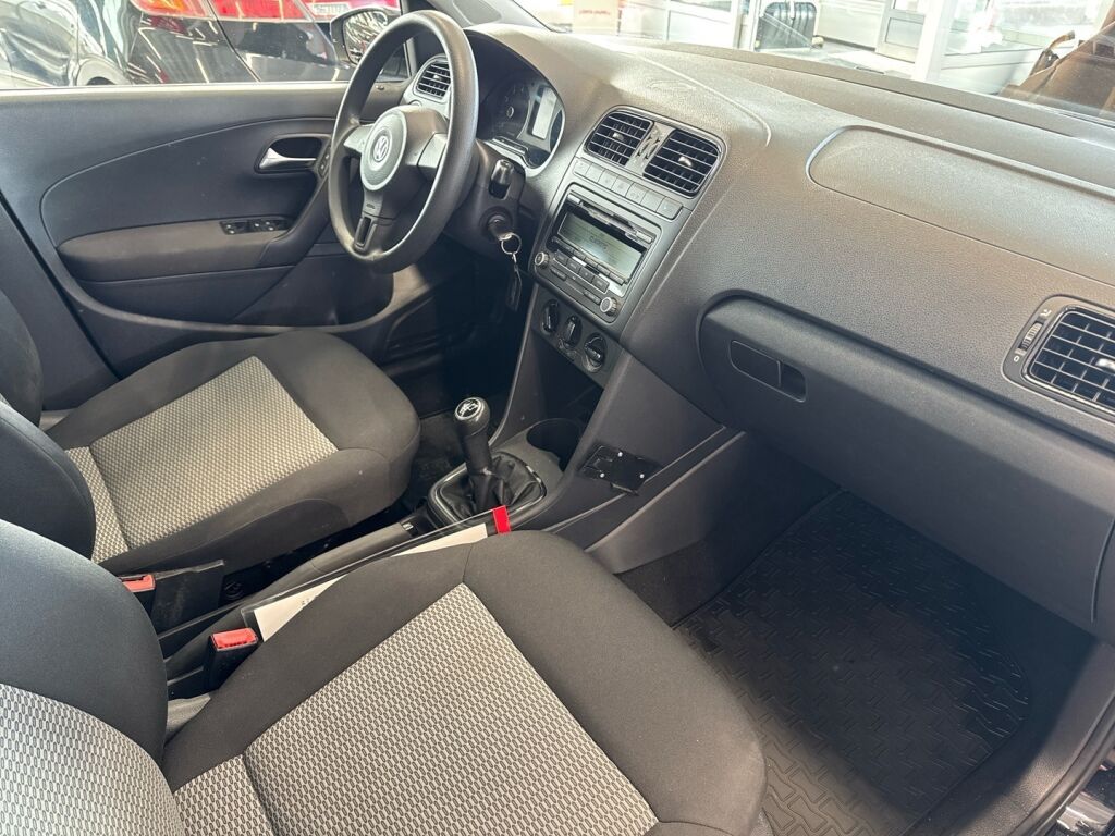Volkswagen Polo 2011 Musta
