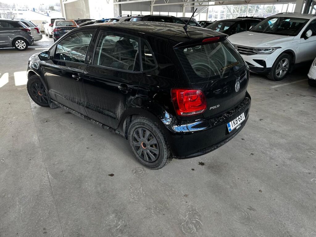 Volkswagen Polo 2011 Musta