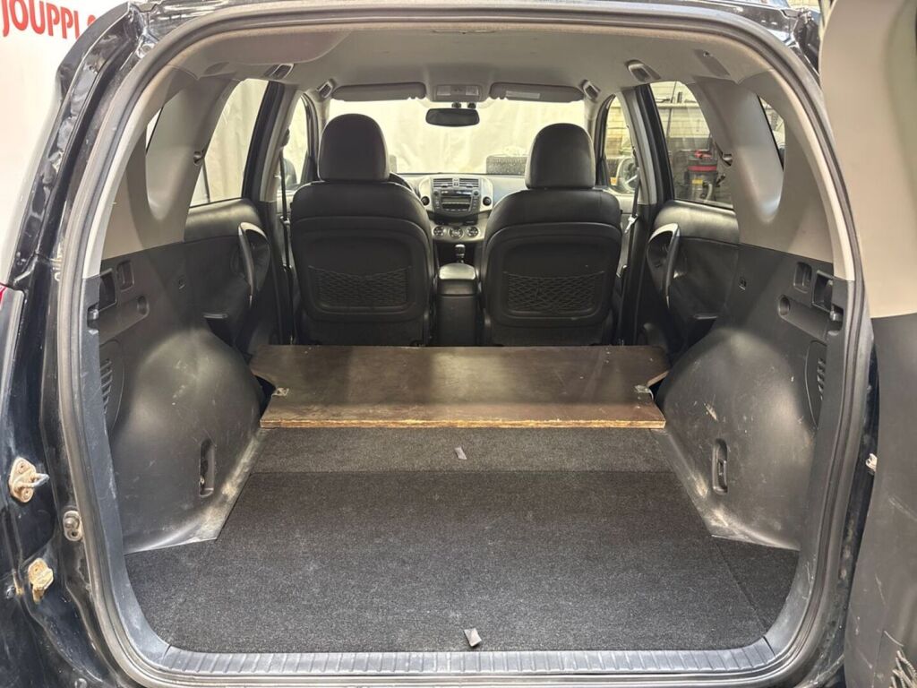 Toyota RAV4 2011 Musta