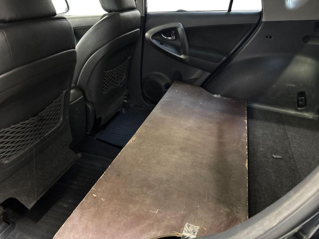 Toyota RAV4 2011 Musta