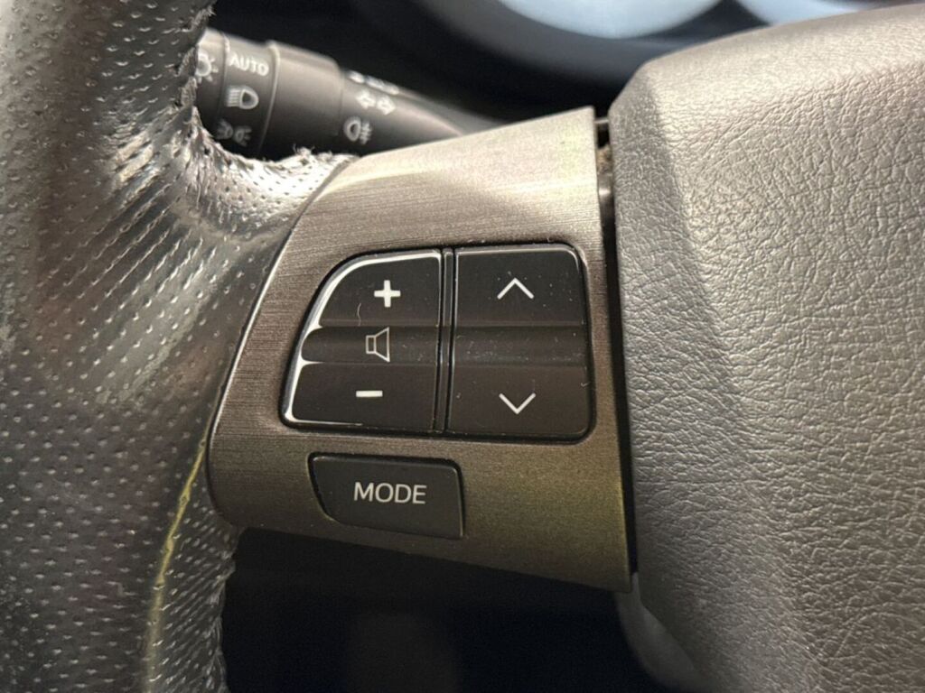 Toyota RAV4 2011 Musta