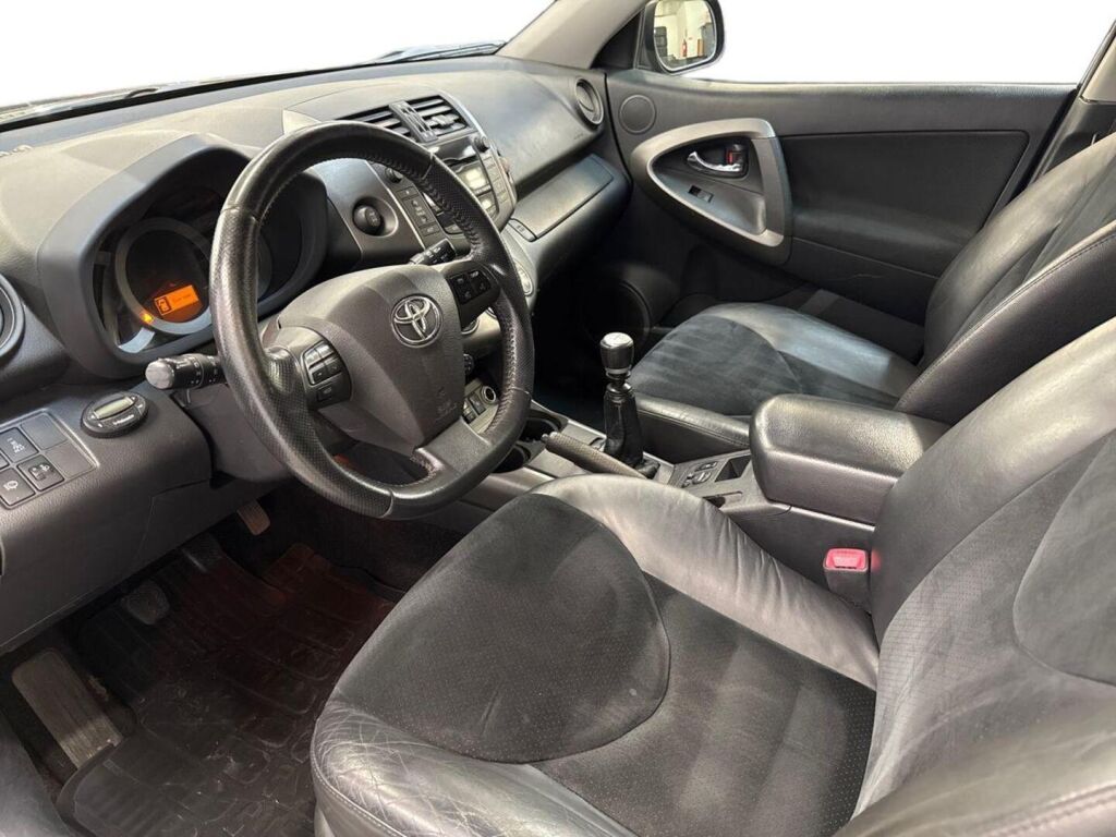 Toyota RAV4 2011 Musta