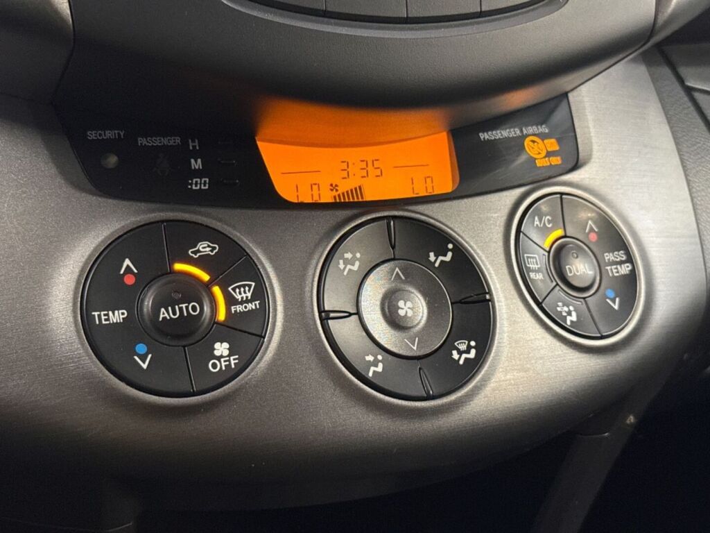 Toyota RAV4 2011 Musta