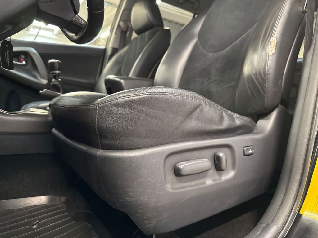 Toyota RAV4 2011 Musta