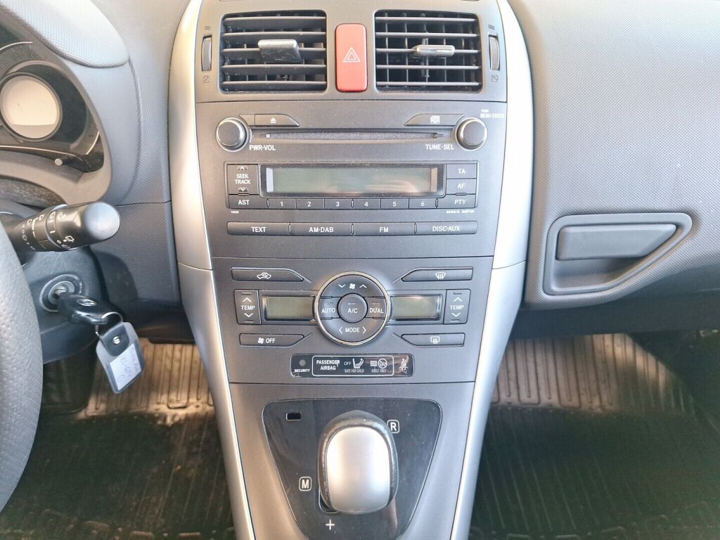 Toyota Auris 2011 Sininen