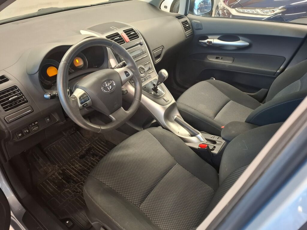Toyota Auris 2011 Sininen