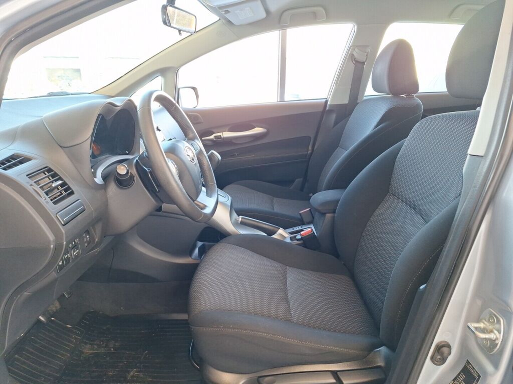 Toyota Auris 2011 Sininen