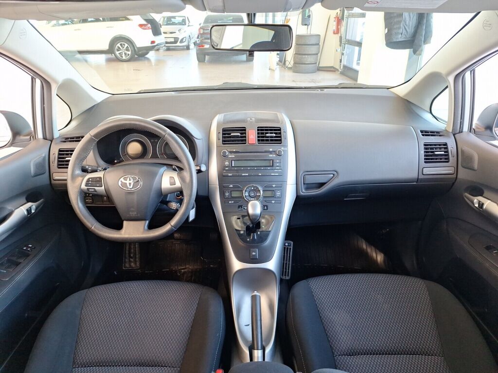 Toyota Auris 2011 Sininen