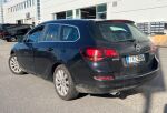 Opel Astra 2011 Musta