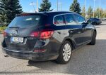 Opel Astra 2011 Musta
