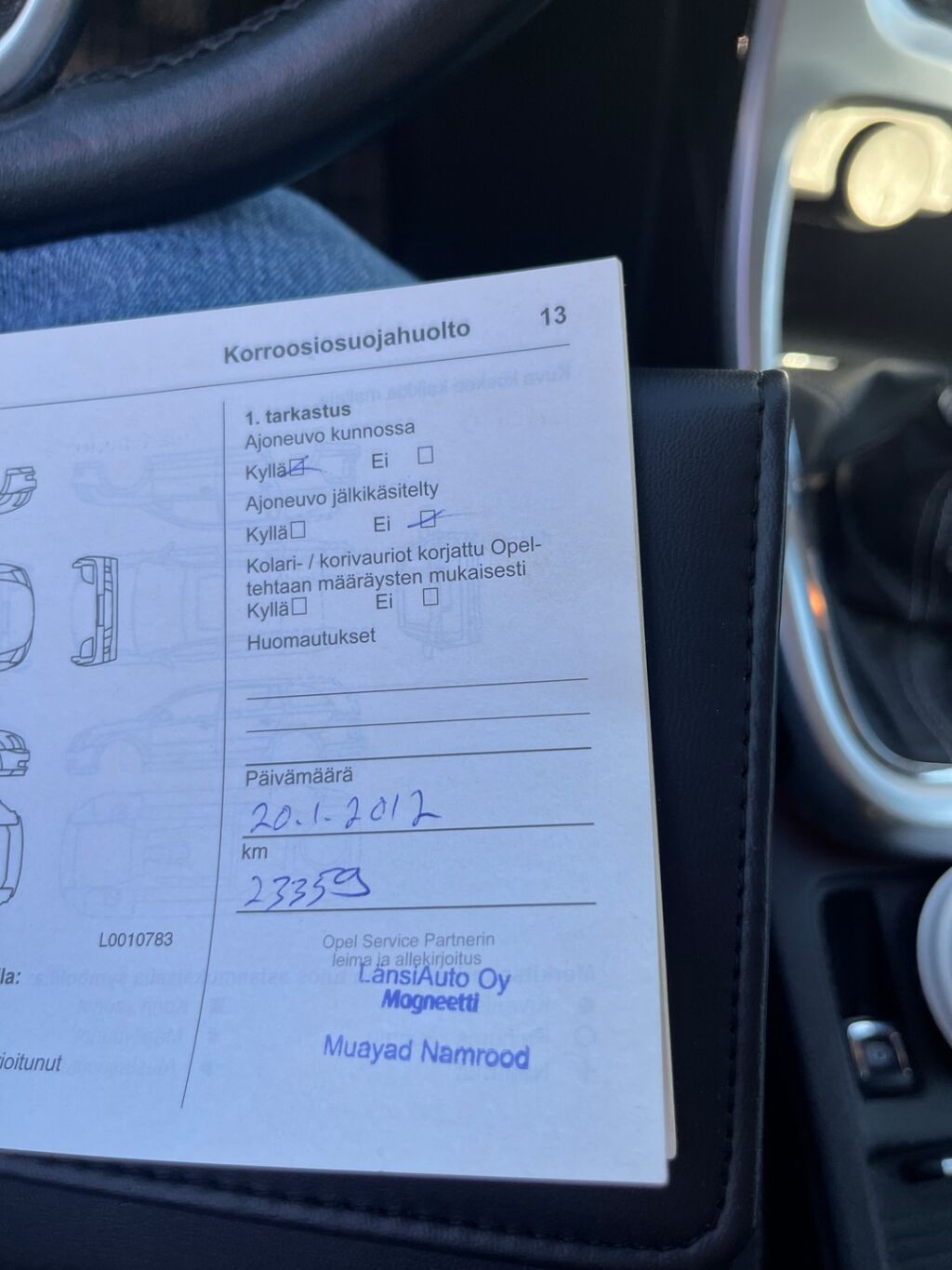 Opel Astra 2011 Musta