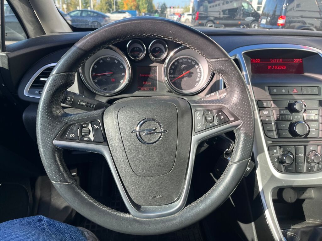 Opel Astra 2011 Musta