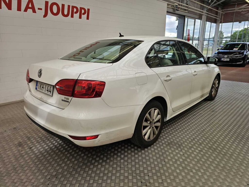 Volkswagen Jetta 2012 Valkoinen