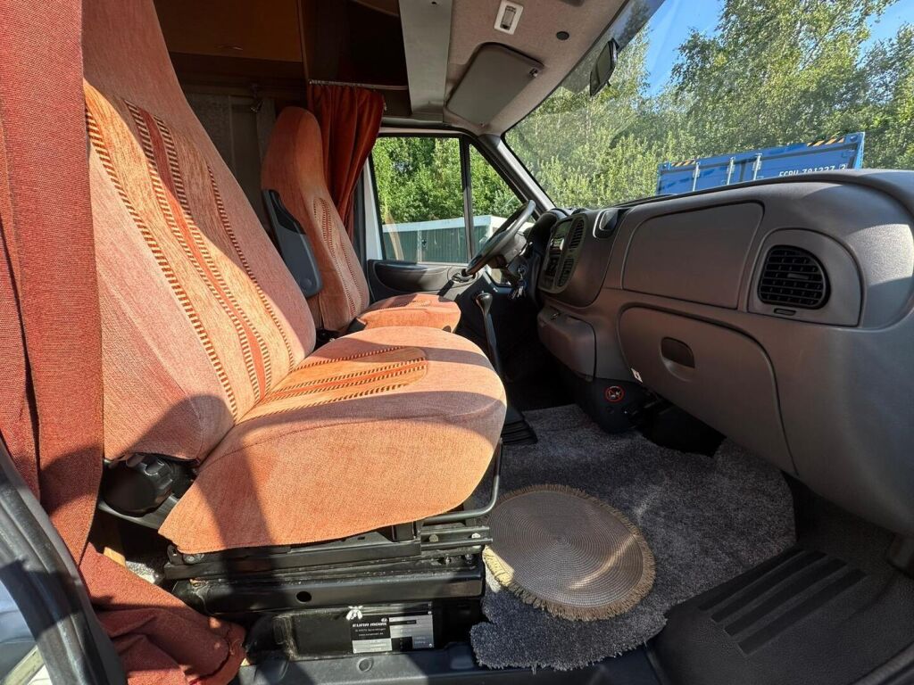 Eura mobil PROFILA P 672 SB 2005 Valkoinen