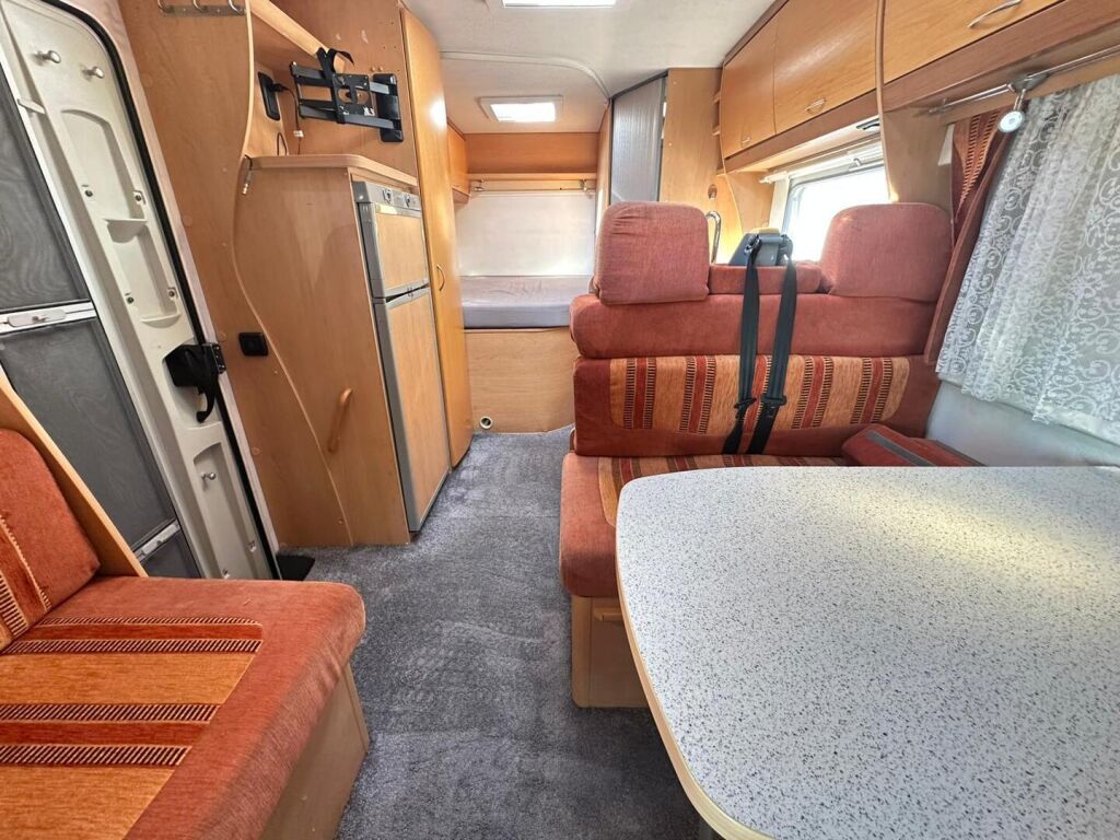 Eura mobil PROFILA P 672 SB 2005 Valkoinen