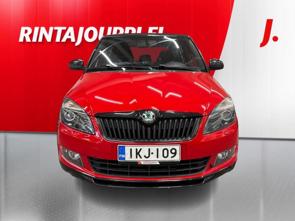 Skoda Fabia 2012 Punainen