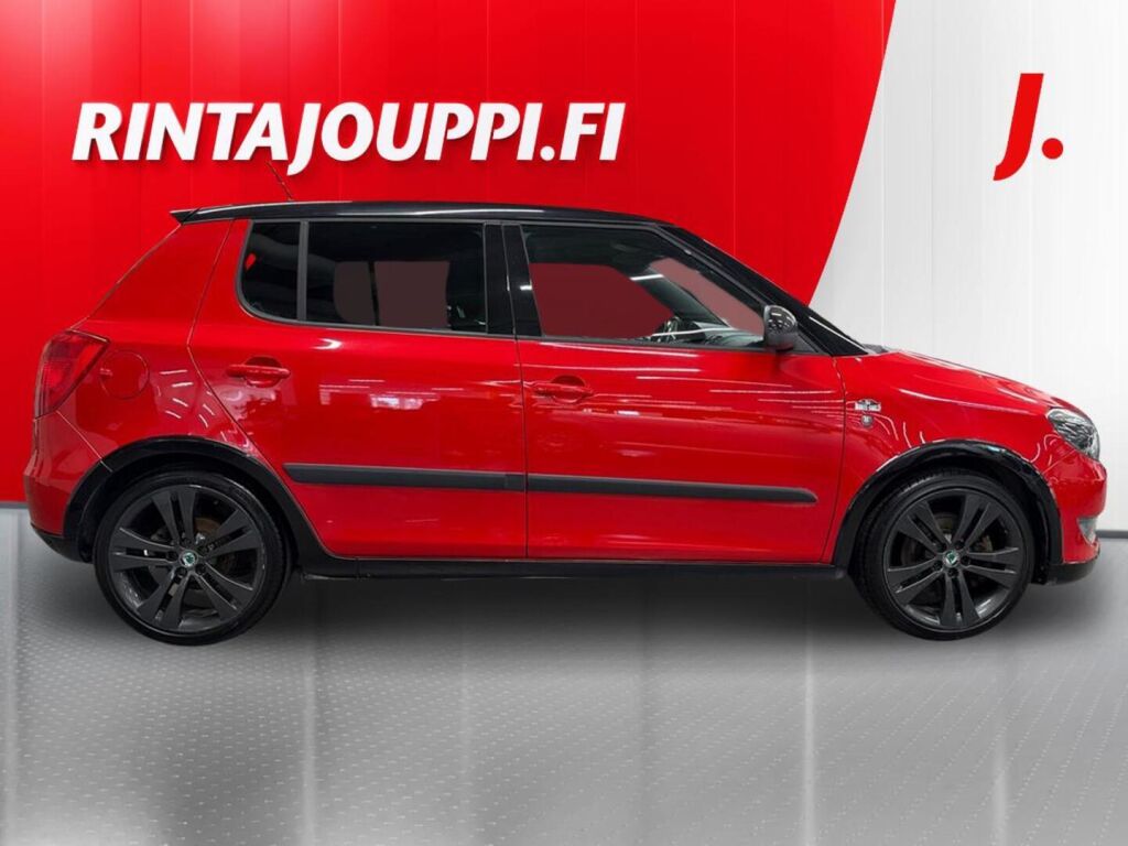 Skoda Fabia 2012 Punainen