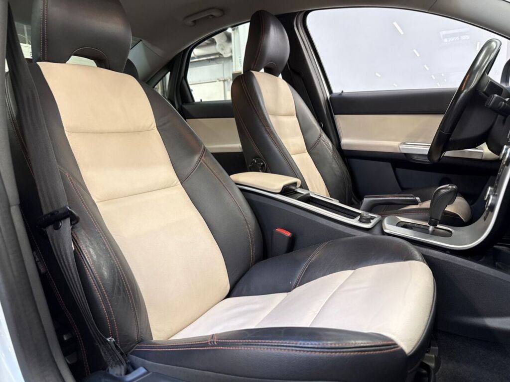 Volvo S40 2011 Valkoinen