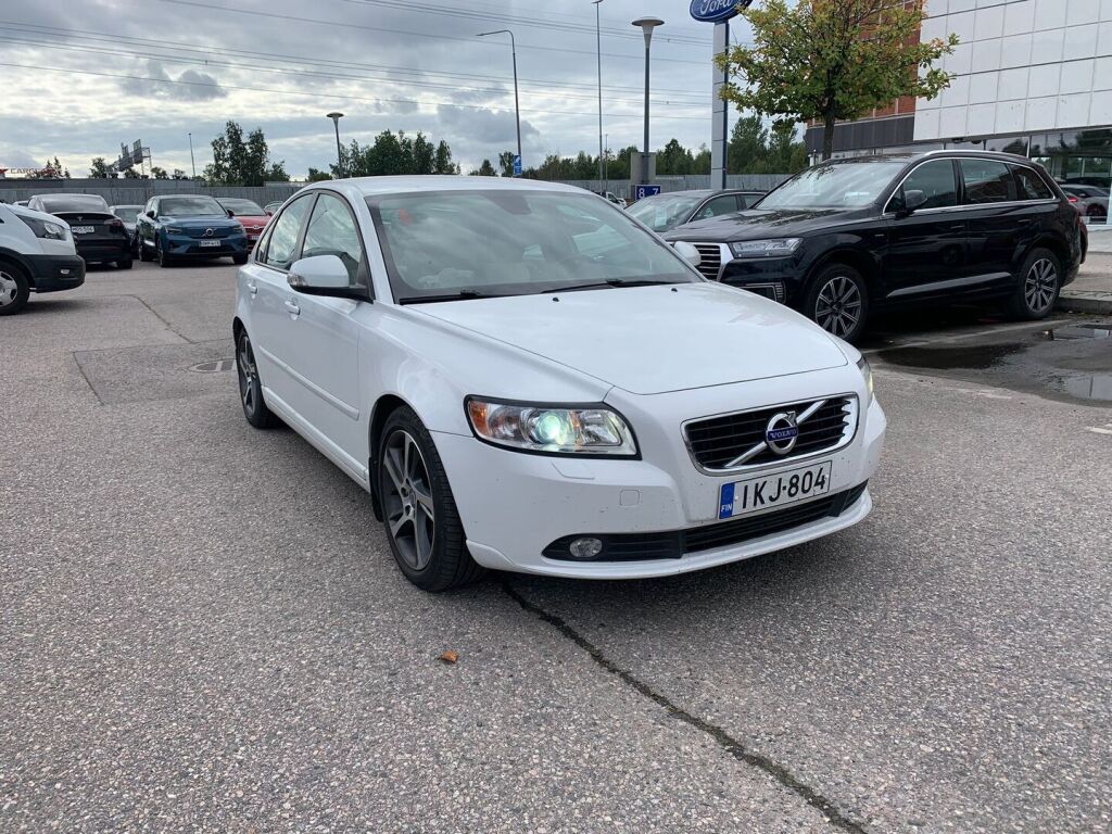 Volvo S40 2011 Valkoinen
