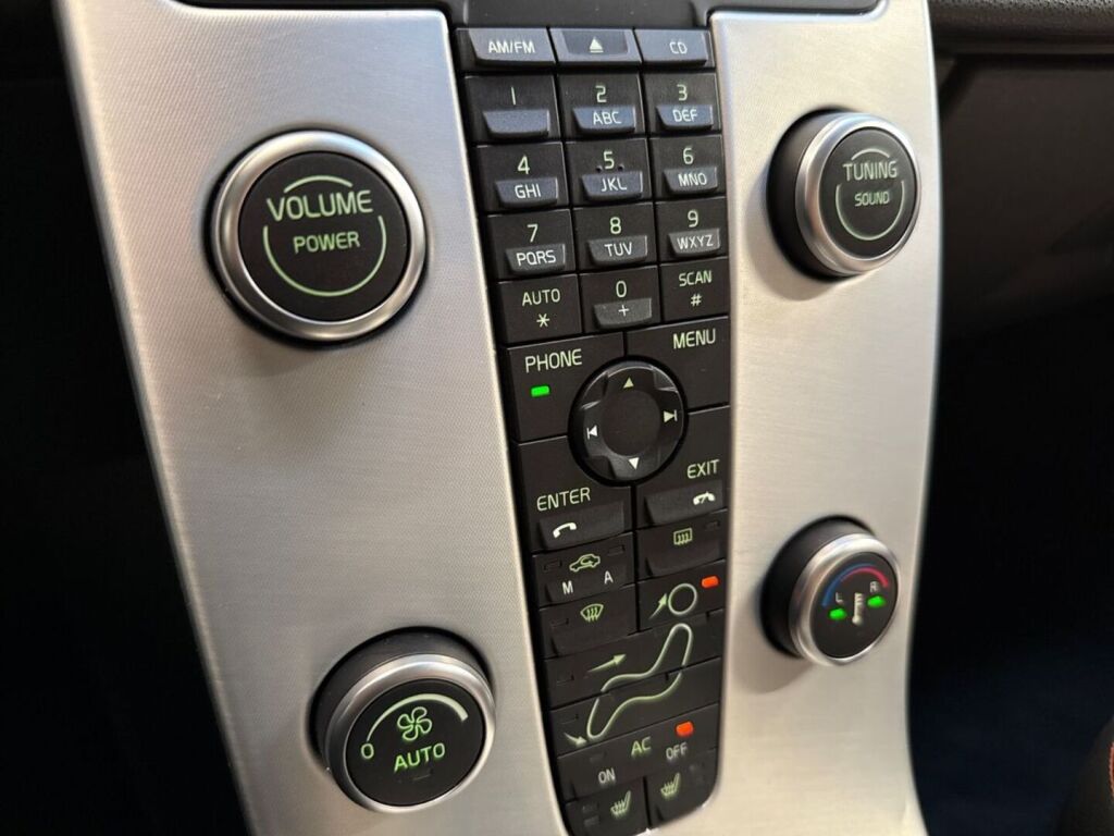 Volvo S40 2011 Valkoinen