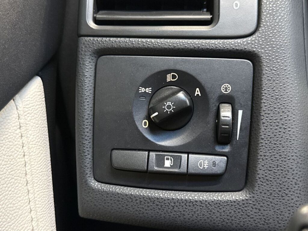 Volvo S40 2011 Valkoinen