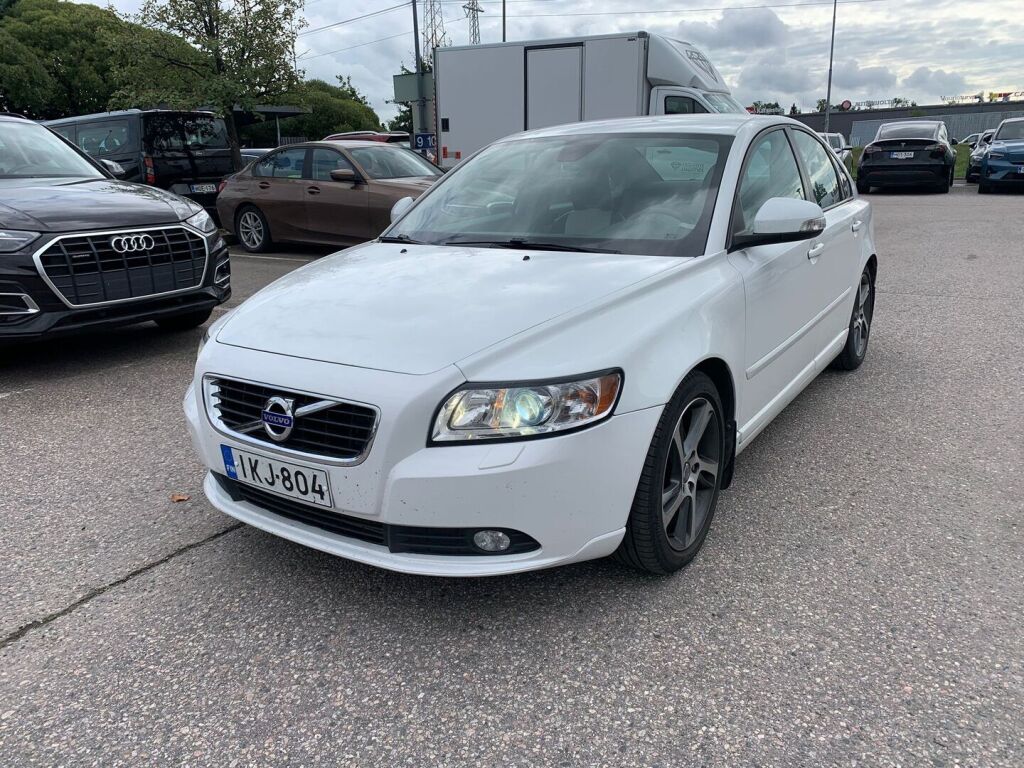 Volvo S40 2011 Valkoinen