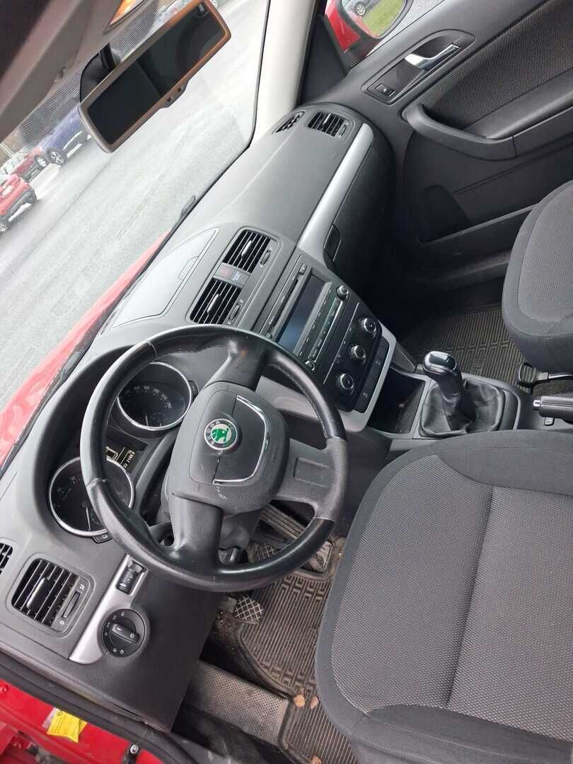 Skoda Yeti 2012 Punainen