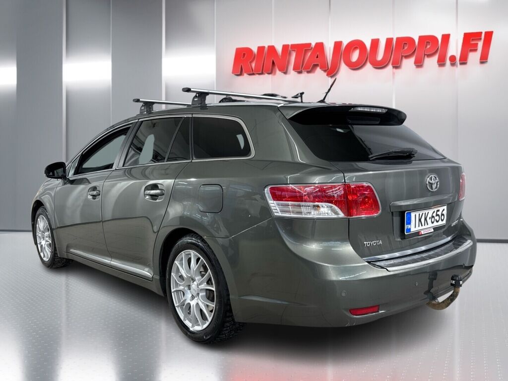 Toyota Avensis 2011 Vihreä