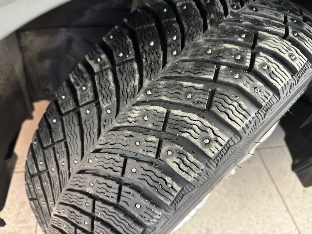 Toyota Avensis 2011 Vihreä