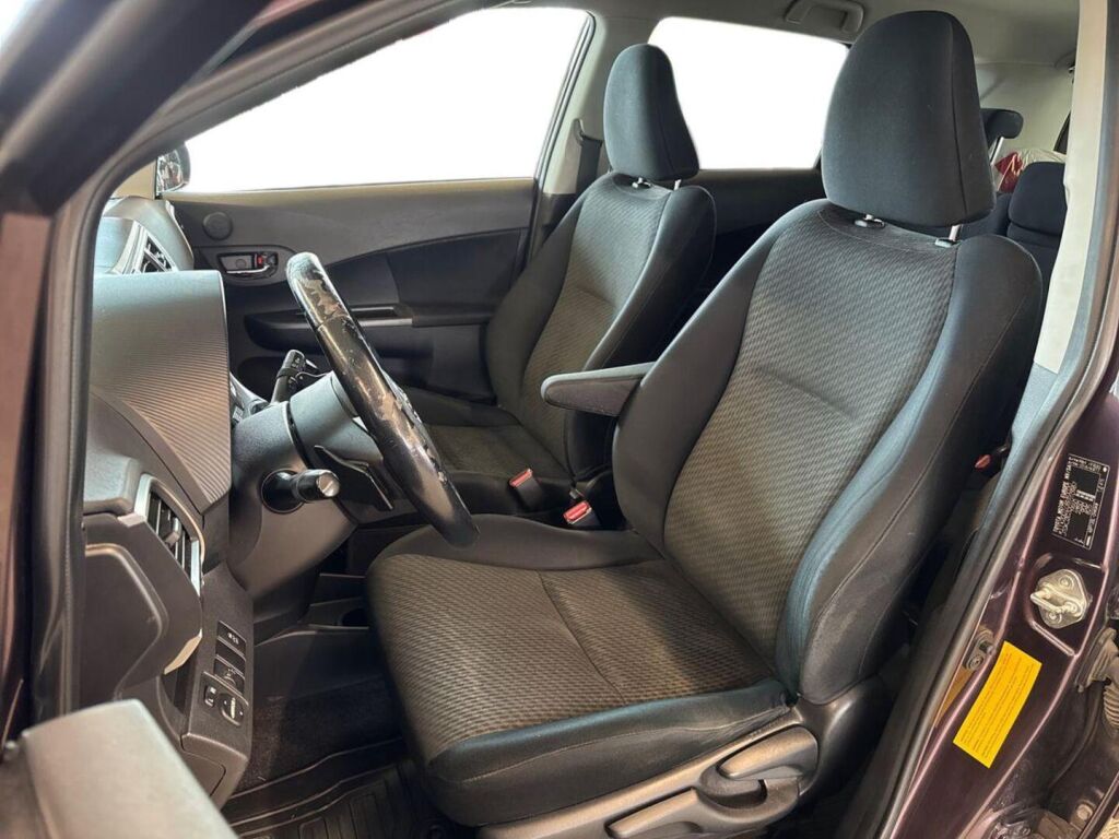 Toyota Verso-S 2011 Violetti