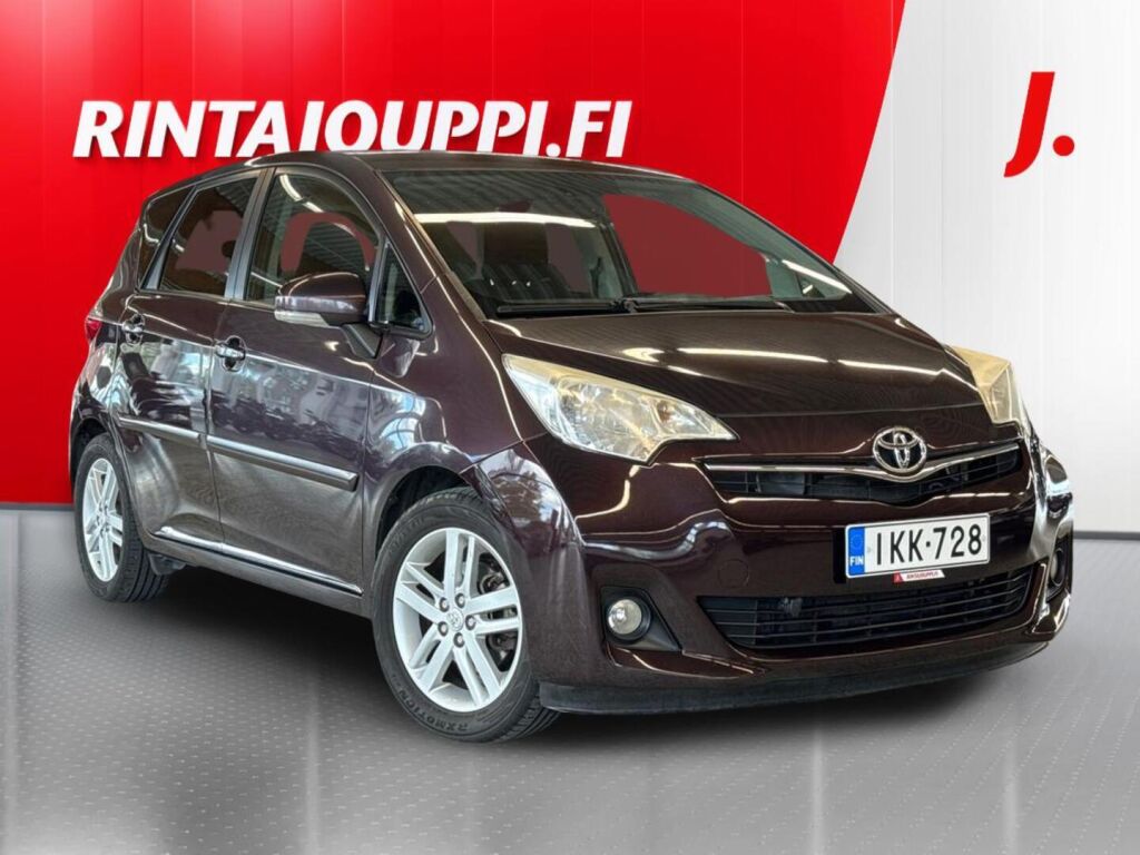Toyota Verso-S 2011 Violetti