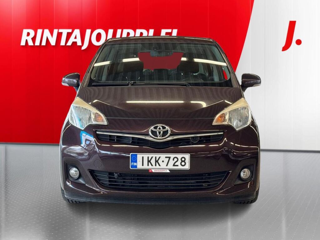 Toyota Verso-S 2011 Violetti