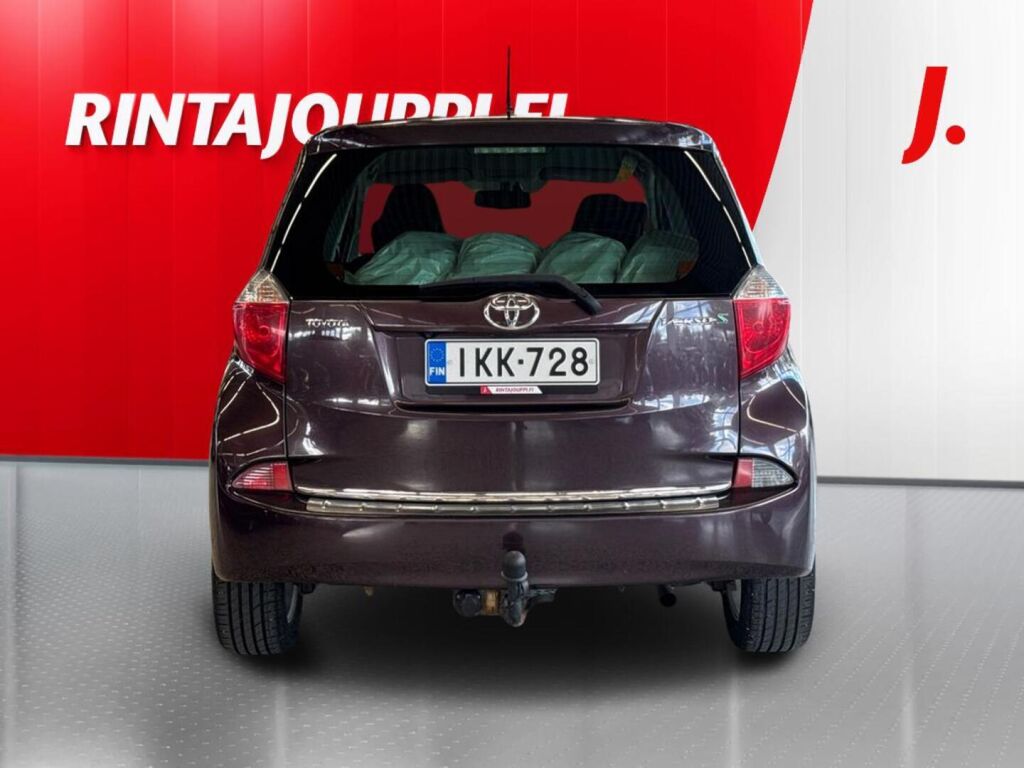 Toyota Verso-S 2011 Violetti