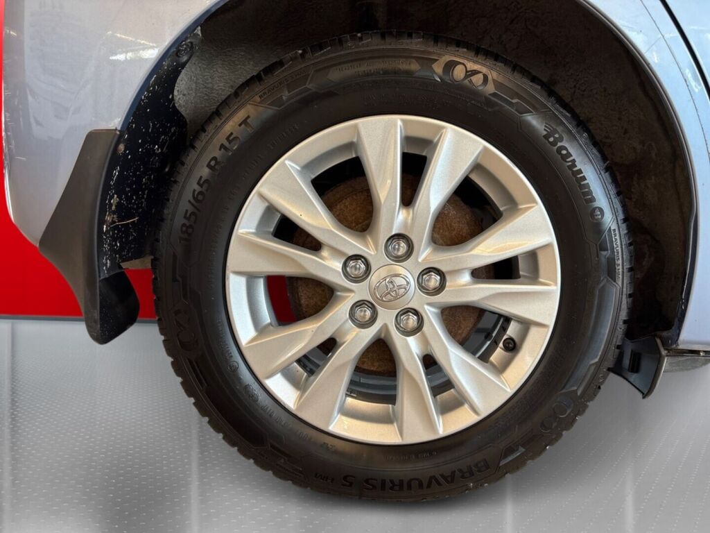 Toyota Verso-S 2011 Sininen