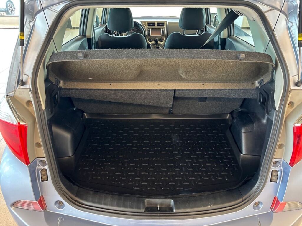 Toyota Verso-S 2011 Sininen