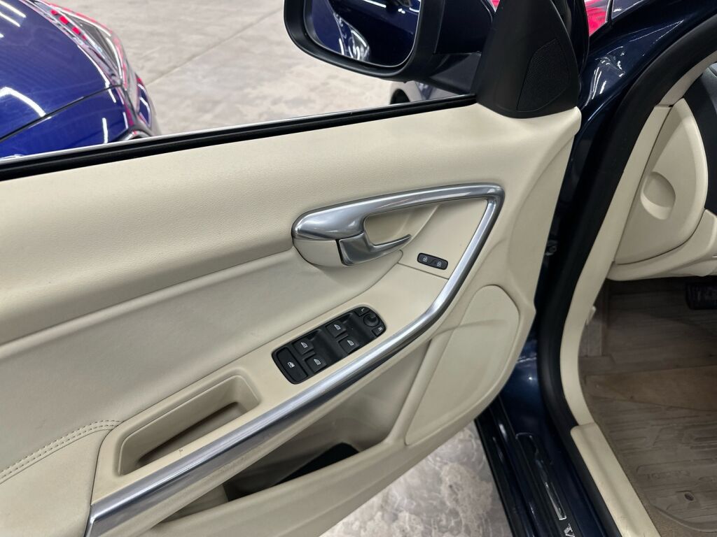 Volvo S60 2011 Sininen